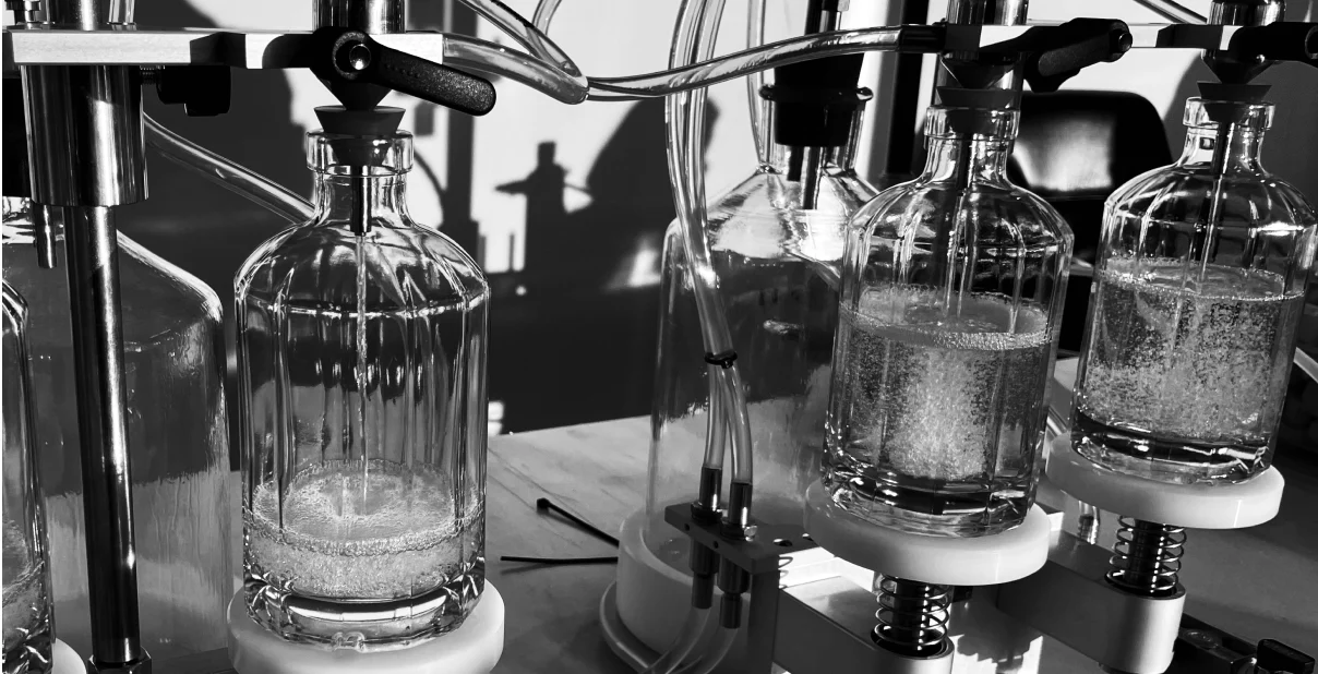 Linea di riempimento automatica per profumi conto terzi